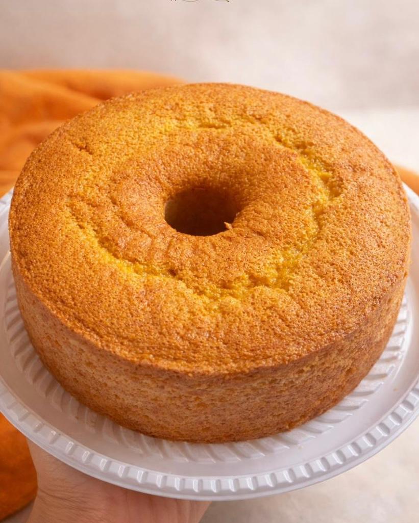 Bolo de Cenoura Sem Cobertura - P